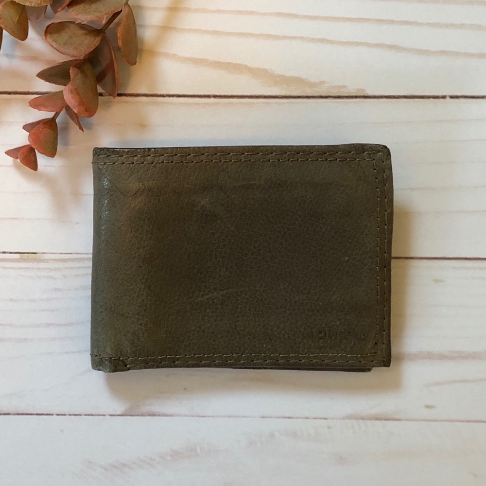 LEVI’S Leather Mens Wallet ~ Brown ~ Zipper Pocket